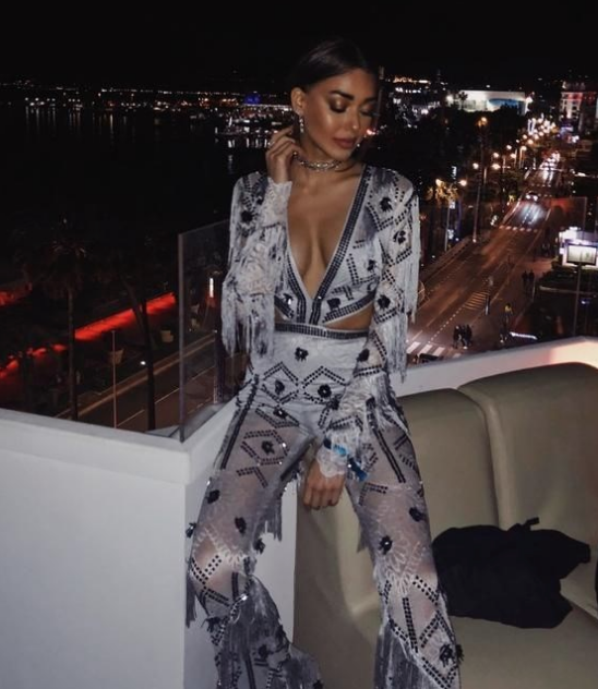 Dilan Çiçek Deniz'in Cannes şıklığı! Göğüs dekoltesi olay oldu - Resim: 4