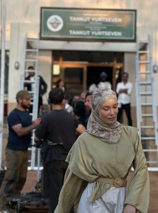 Gamze Özçelik'ten set karesi! Beğeni topladı... - Resim: 4