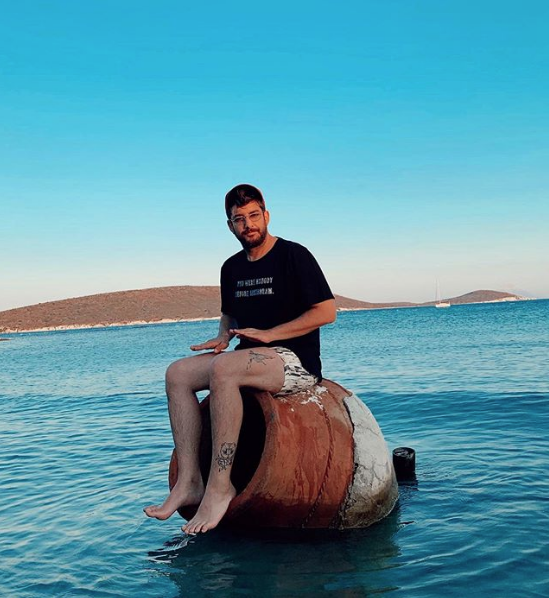 Enis Arıkan canlı yayında itiraf etti! Bakın neden yıllarca denize girmemiş - Resim: 2