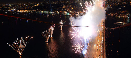 İstanbul Boğazı'nda muhteşem gösteri! - Resim: 4