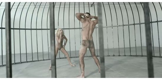 Ünlü şarkıcıya 'çocuk pornosu' suçlaması! - Resim: 1