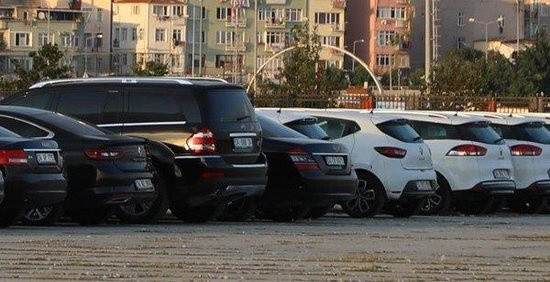 İmamoğlu'nun Yenikapı'ya çektirdiği Mercedes CHP'li üyeye ait çıktı - Resim: 1