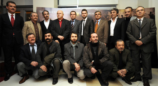 Hür adam filmine protesto - Resim: 1