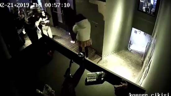 Beşiktaş'ta 6 kadının dövülmesine ilişkin görüntüler ortaya çıktı! - Resim: 1