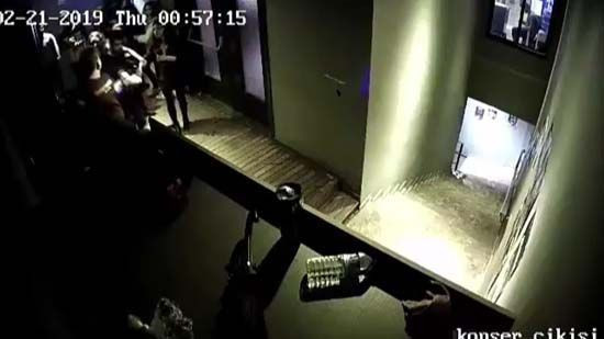 Beşiktaş'ta 6 kadının dövülmesine ilişkin görüntüler ortaya çıktı! - Resim: 2