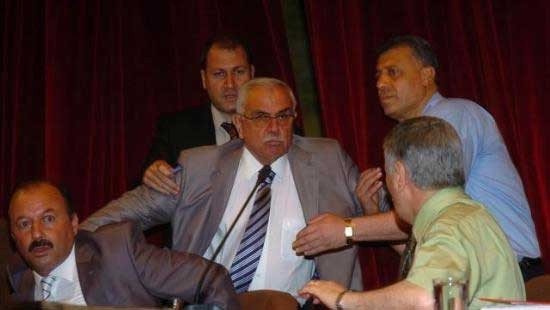 Adana'da seçimde kavga çıktı! - Resim: 4