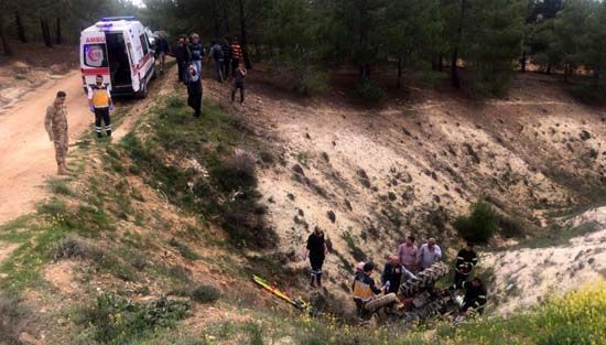 Traktörün altında canpazarı! 36 saat sonra kurtarıldı - Resim: 3