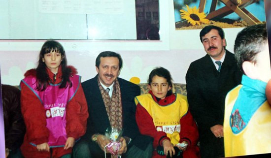Erdoğan ailesinin 20 yıl önceki fotoğraflarına çok şaşıracaksınız!  - Resim: 2