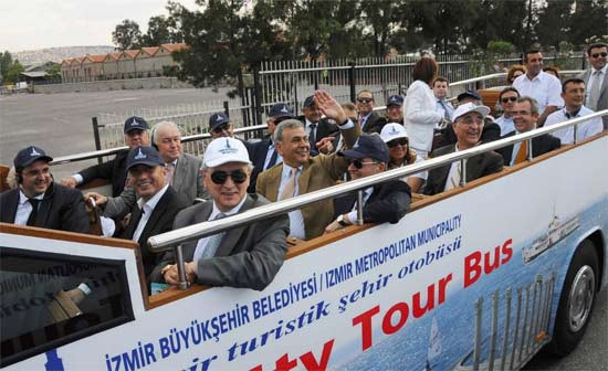 İzmir'in 'havalı' otobüsleri - Resim: 2