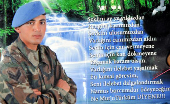 Şehit cenazesi Sivas'ta - Resim: 4