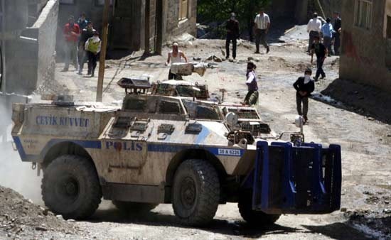 Hakkari'yi yine karıştırdılar - Resim: 2