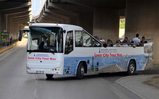 İzmir'in 'havalı' otobüsleri - Resim: 1