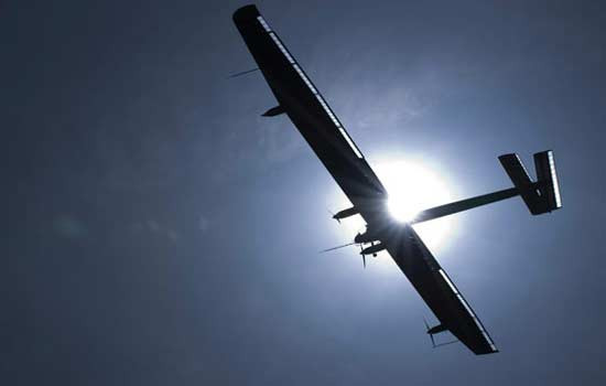 Bu uçak güneşle uçuyor - Resim: 2