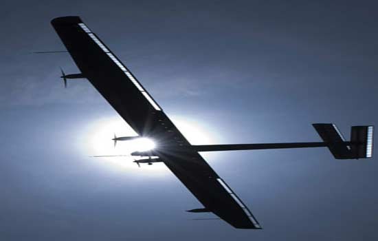 Bu uçak güneşle uçuyor - Resim: 4