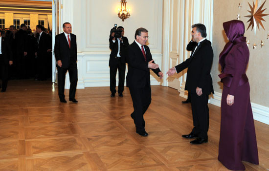 Tartışmalı resepsiyondan kareler - Resim: 1