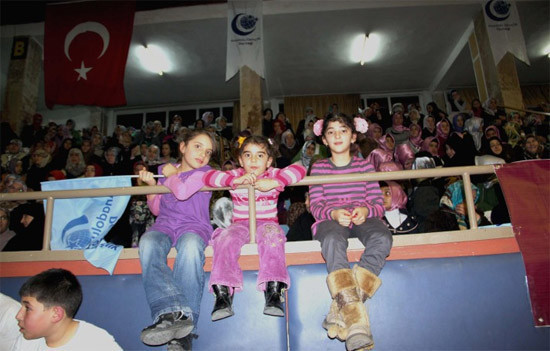 Mekke aşkı salonlara sığmadı! - Resim: 2