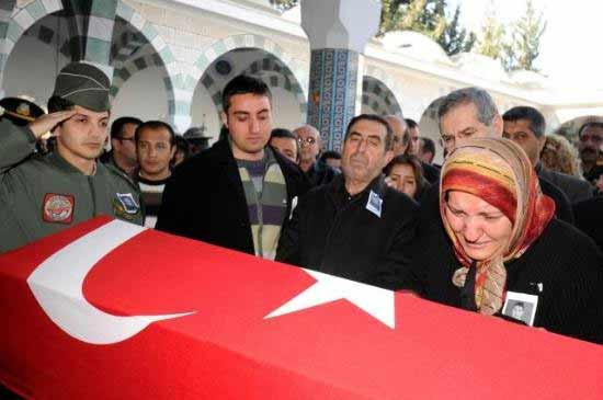 Şehit annesi yürekleri dağladı - Resim: 2