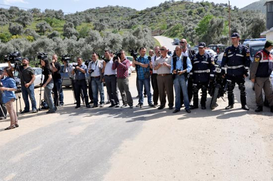 Mehmet Ağar cezaevine böyle girdi - Resim: 2