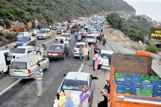 Fethiye'de tsunamiden kaçış - Resim: 1