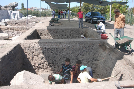 Kazılarda kitabe ve bilet bulundu - Resim: 2