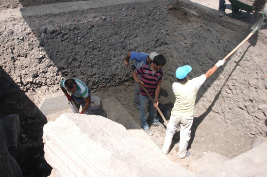 Kazılarda kitabe ve bilet bulundu - Resim: 3