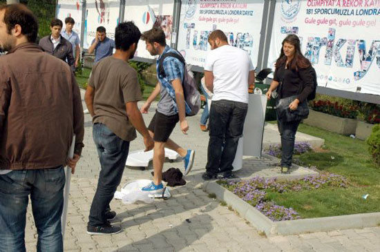 Üniversitede demir sopalı saldırı! - Resim: 2