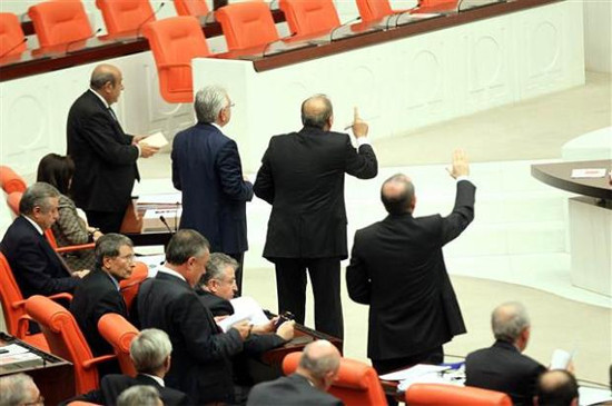 Yabancı ajanslar Meclis'i böyle gördü - Resim: 1