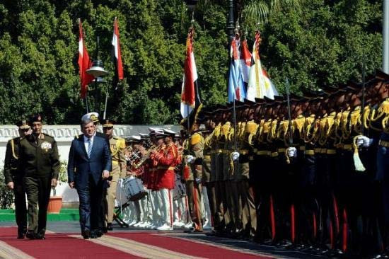 Mübarek'siz Mısır'da böyle karşılandı - Resim: 1