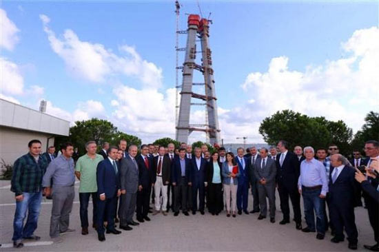 Davutoğlu 3. Köprü inşaatını inceledi - Resim: 3