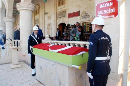 Erdoğan tabut omuzladı - Resim: 2