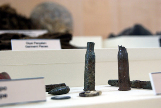 Kur'an'ı yırtıp kafaları parçalamışlar - Resim: 2