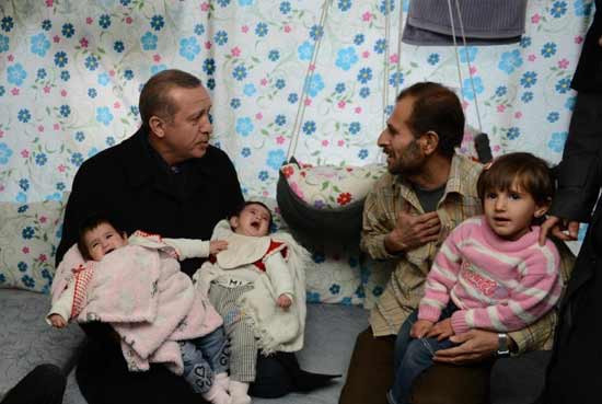 Nişanlarını Erdoğan taktı - Resim: 3