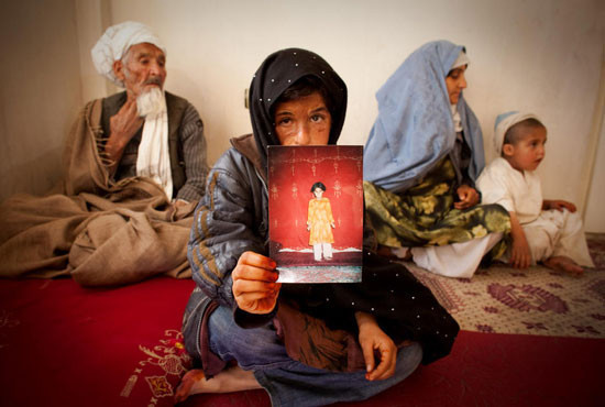 Afgan kadınları intiharın eşiğinde! - Resim: 2