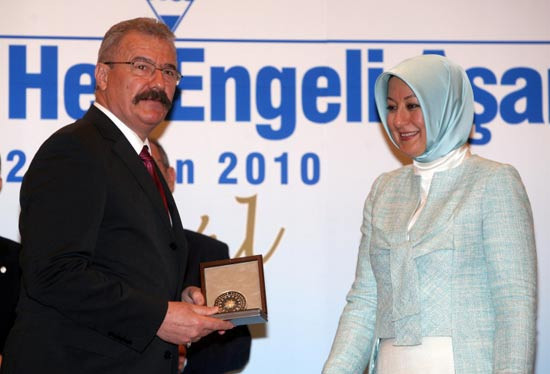 Engelli çocuk Hayrünnisa Gül'ü ağlattı - Resim: 3