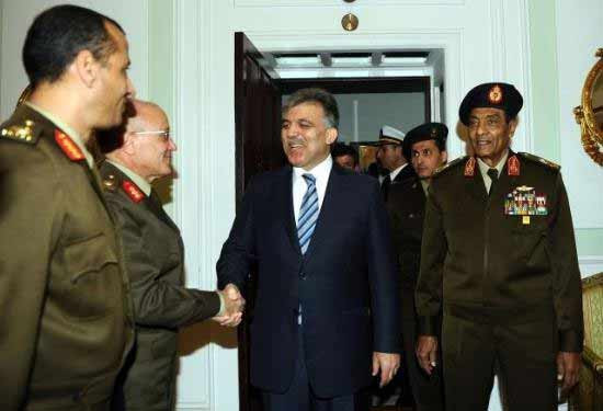 Mübarek'siz Mısır'da böyle karşılandı - Resim: 3