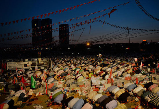 Kazlıçeşme'den darbelere hayır mitingi - Resim: 2