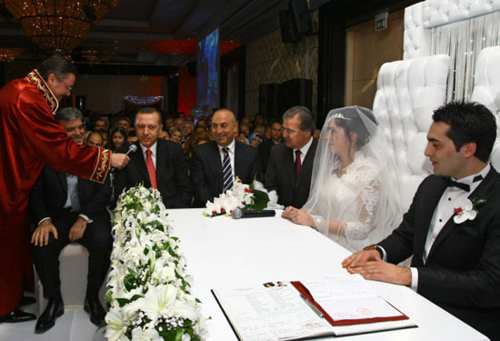 Siyasetin zirvesi bu düğünde buluştu - Resim: 2