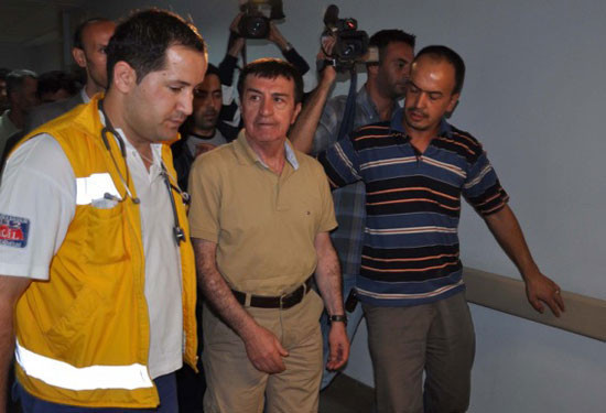 Pamukoğlu kaza geçirdi - Resim: 1