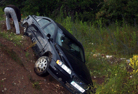 Pamukoğlu kaza geçirdi - Resim: 2