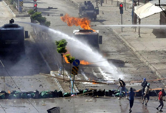 Yüksekova yine karıştı - Resim: 4