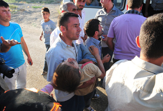 Taş atan çocuklar yine eylemde! - Resim: 2