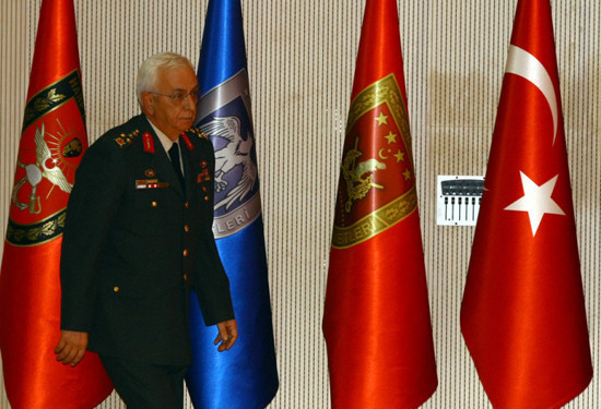 Başbuğ gözyaşlarını tutamadı! - Resim: 1