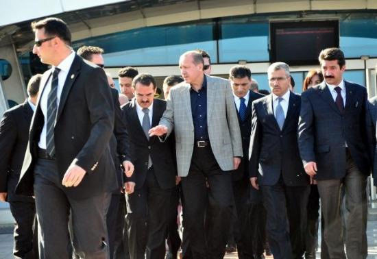 Erdoğan tabut omuzladı - Resim: 1