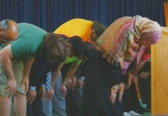 İşte cuma kıldıran kadın imam - Resim: 2