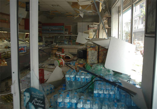 Karşıyaka savaş alanına döndü - Resim: 3