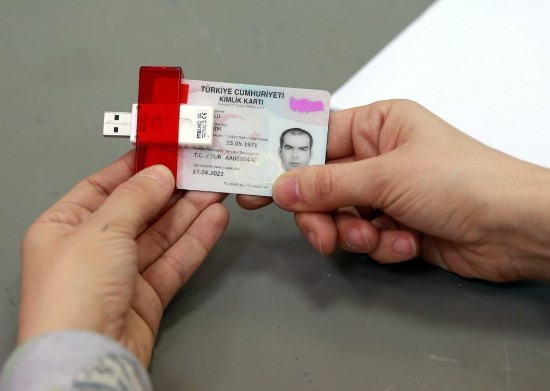 Çipli kimlik kartı almak isteyenler aman dikkat! - Resim: 1