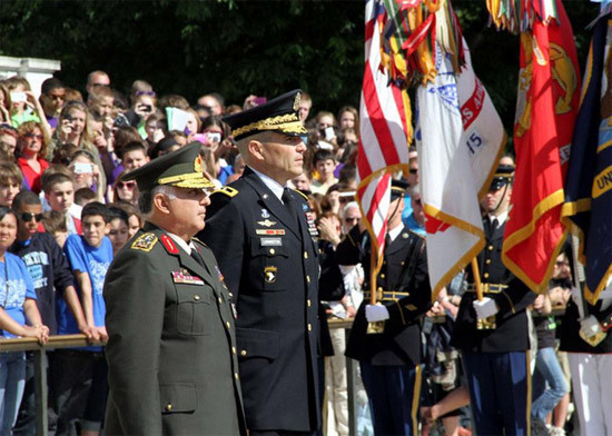 Org. Özel'e ABD'de özel karşılama - Resim: 1