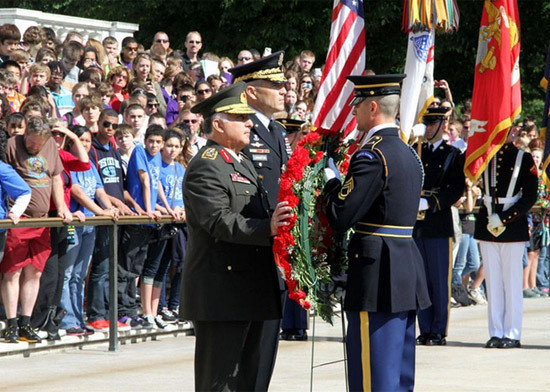 Org. Özel'e ABD'de özel karşılama - Resim: 4