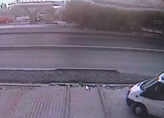 Metrobüs yolu çöktü! - Resim: 1