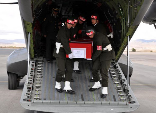 Şehit cenazesi Sivas'ta - Resim: 3